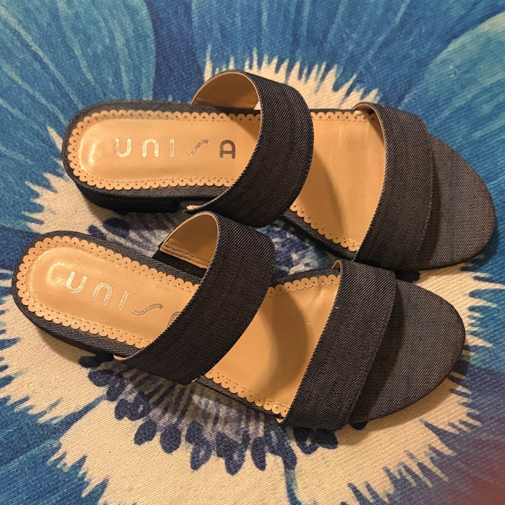 Unisa Women's Dark Gray Sandals